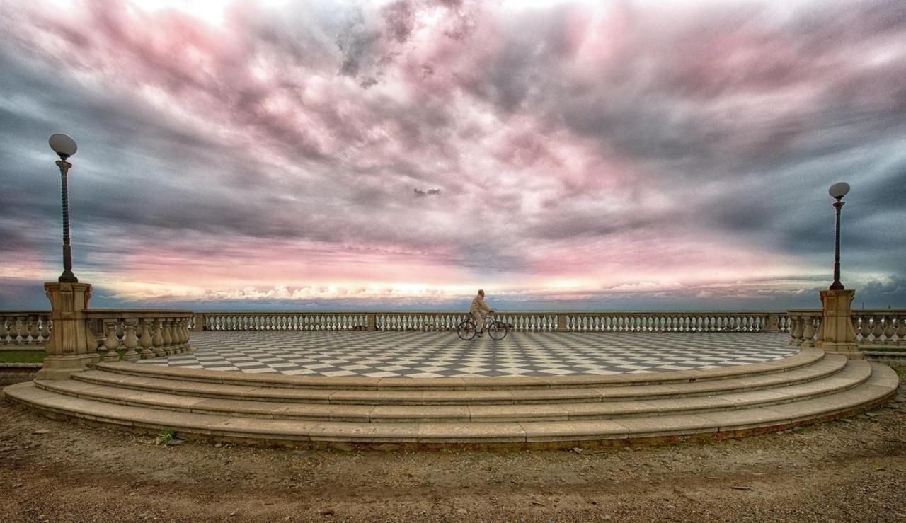 "Dueemme Lodge" , A Pochi Passi Dal Porto Livorno Exteriér fotografie